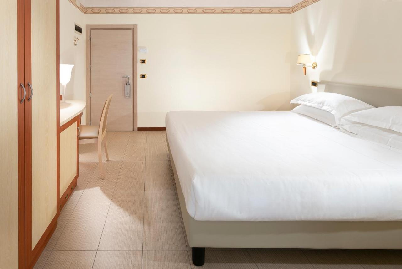 Hotel Bikini リミニ 部屋 写真