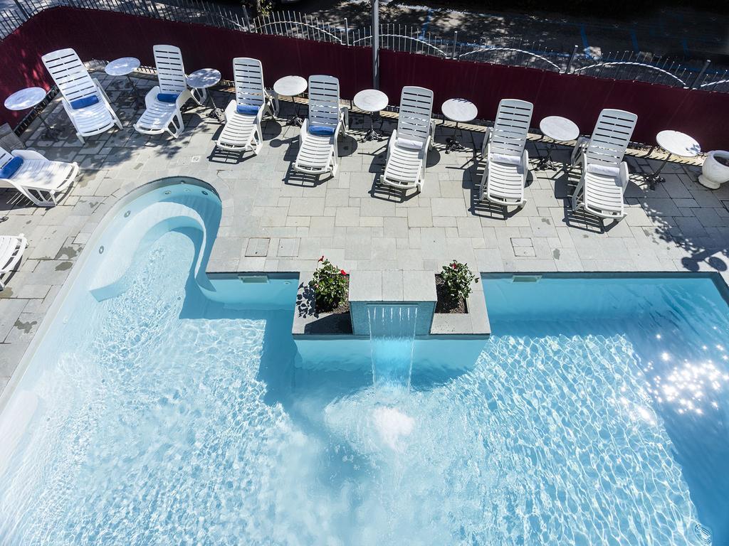 Hotel Bikini リミニ エクステリア 写真